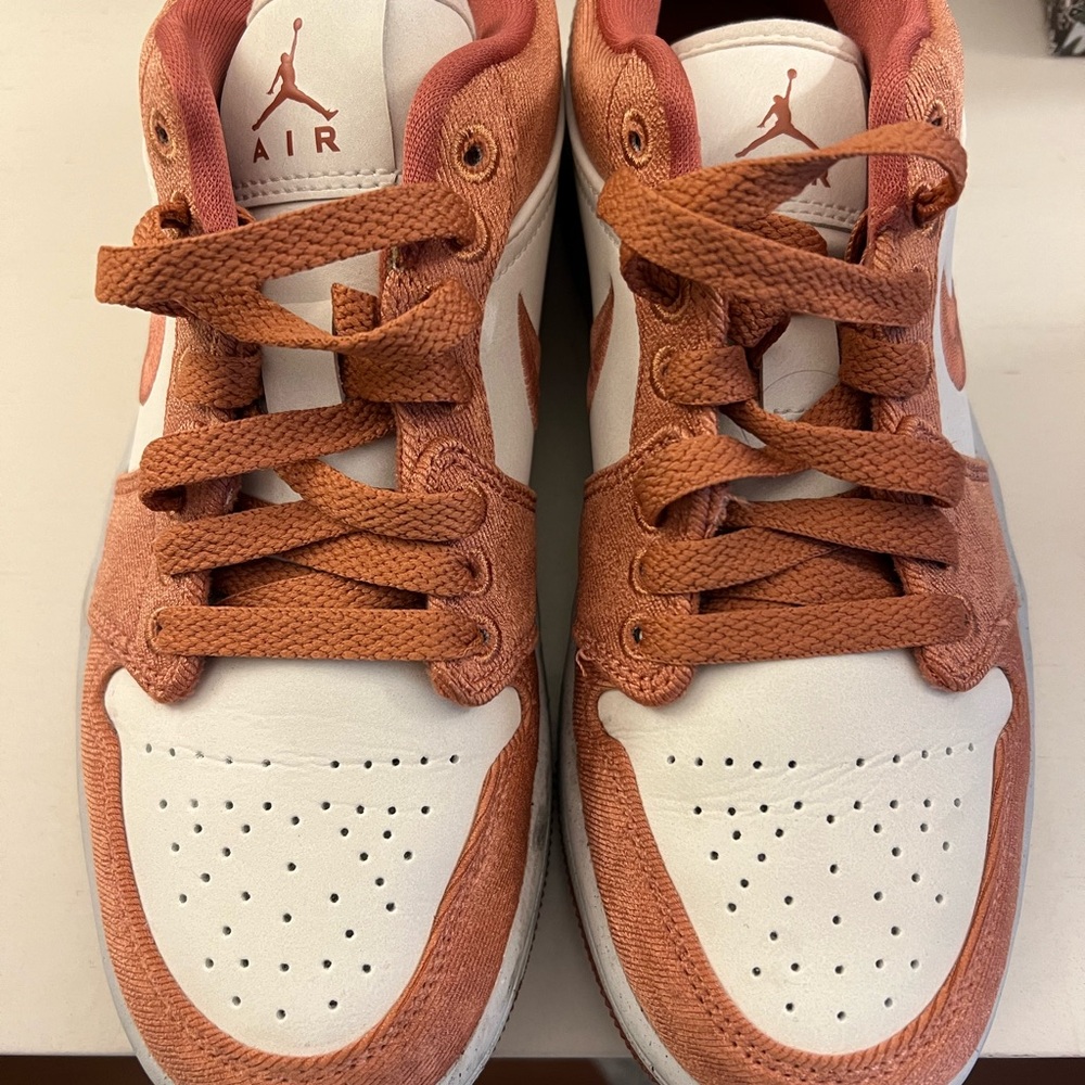 Sneakers - White and Orange size 6 Women’s